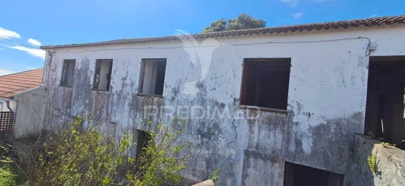 Moradia T6 para Venda em São Bartolomeu de Regatos