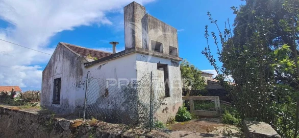 Moradia T6 para Venda em São Bartolomeu de Regatos