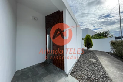 Moradia T3 para Venda em São Mateus da Calheta