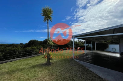 Moradia T3 para Venda em São Mateus da Calheta