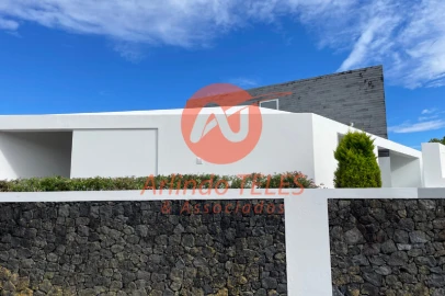 Moradia T3 para Venda em São Mateus da Calheta