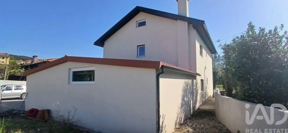 Moradia T3 para Venda em Cossourado