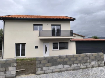 Moradia T3 para Venda em Cossourado