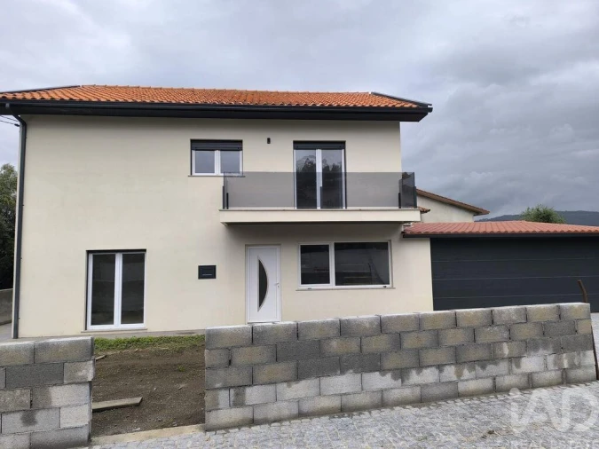 Moradia T3 para Venda em Cossourado Foto 3