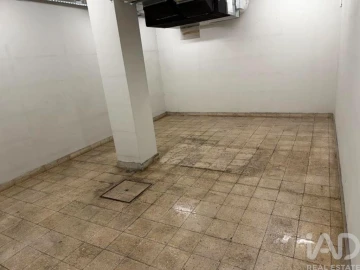 Loja para Venda em Arrifana
