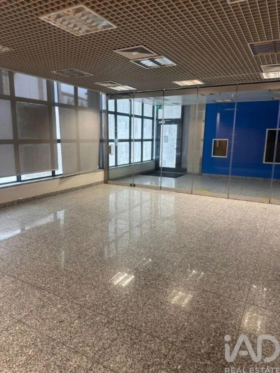 Loja para Venda em Arrifana Foto 8