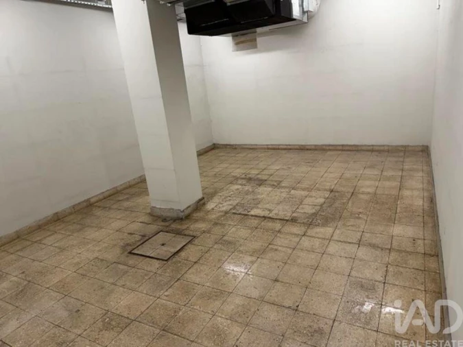 Loja para Venda em Arrifana Foto 22
