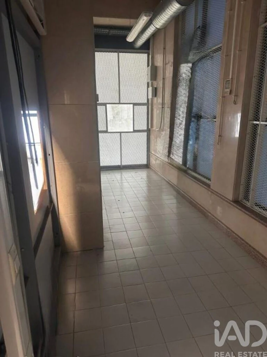 Loja para Venda em Arrifana Foto 20