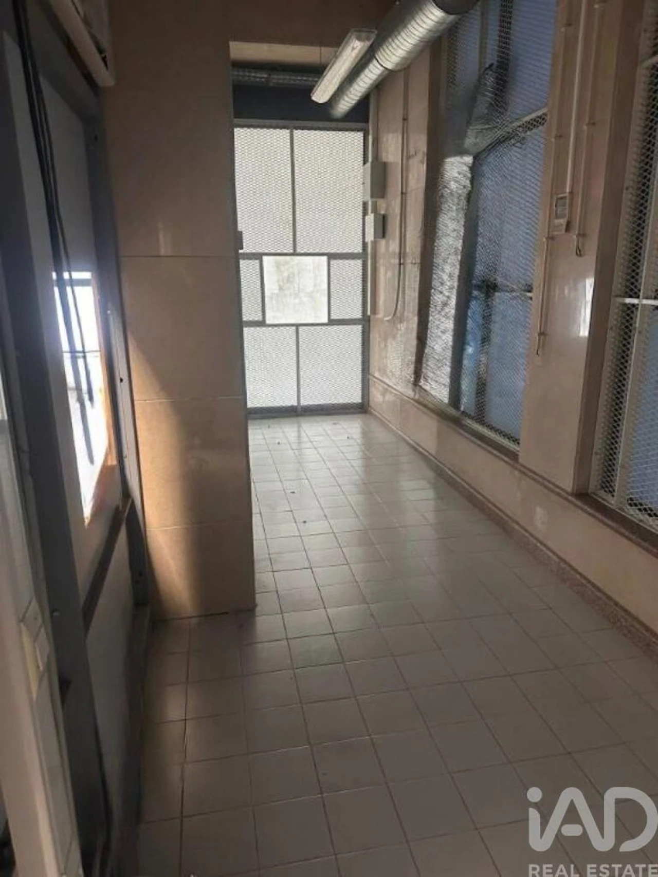 Loja para Venda em Arrifana Foto 20