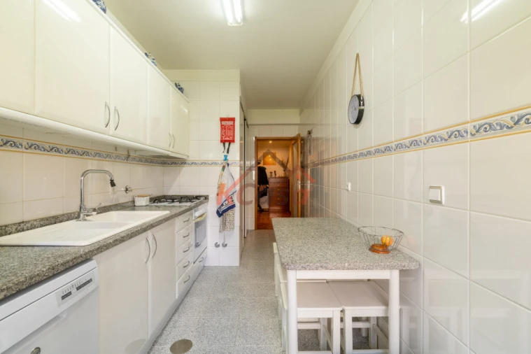 Apartamento T2 para Venda em Rio Tinto Foto 3