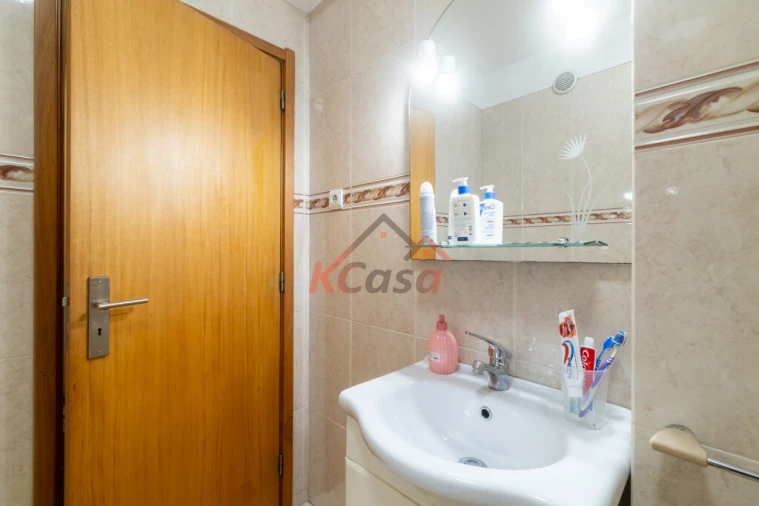 Apartamento T2 para Venda em Rio Tinto Foto 17