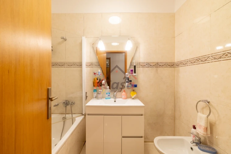Apartamento T2 para Venda em Rio Tinto Foto 18