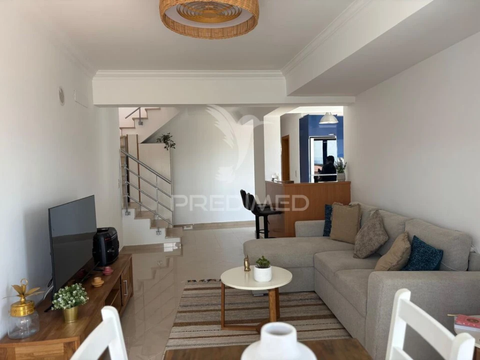 Apartamento para Venda em Charneca de Caparica e Sobreda Foto 1