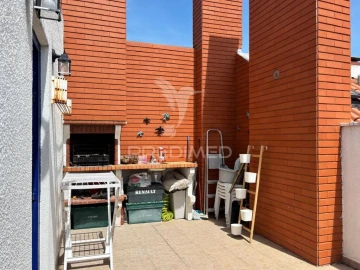 Apartamento T1 para Venda em Charneca de Caparica e Sobreda