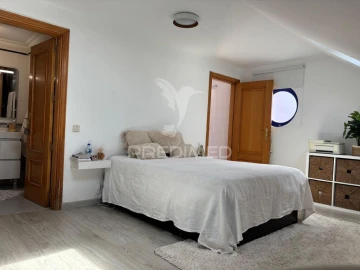 Apartamento para Venda em Charneca de Caparica e Sobreda