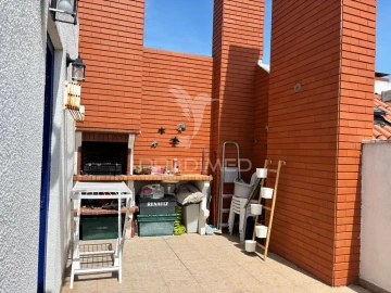 Apartamento para Venda em Charneca de Caparica e Sobreda