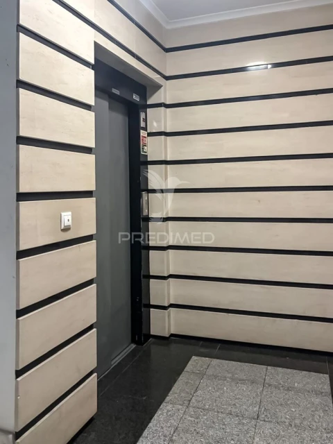 Apartamento T1 para Venda em Charneca de Caparica e Sobreda