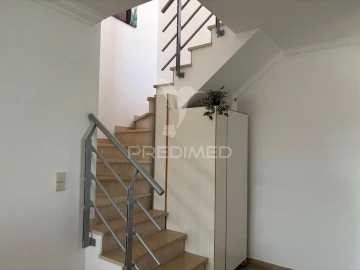 Apartamento para Venda em Charneca de Caparica e Sobreda