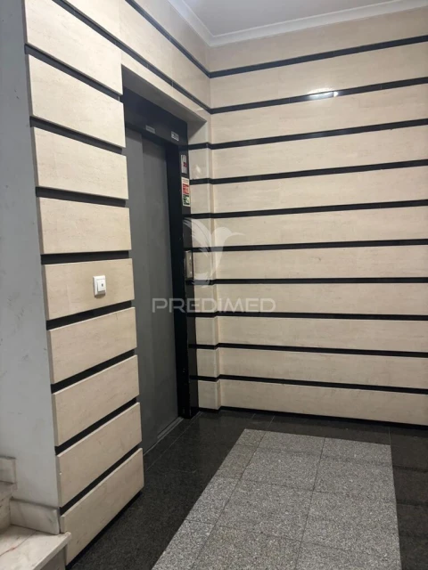 Apartamento para Venda em Charneca de Caparica e Sobreda