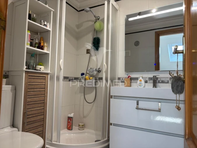 Apartamento para Venda em Charneca de Caparica e Sobreda Foto 13