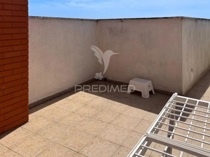 Apartamento T1 para Venda em Charneca de Caparica e Sobreda Foto 17