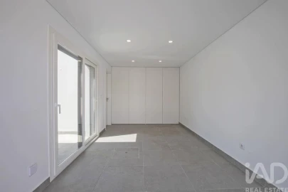 Moradia T4 para Venda em Fernao Ferro