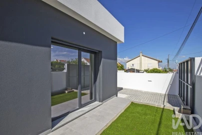 Moradia T4 para Venda em Fernao Ferro