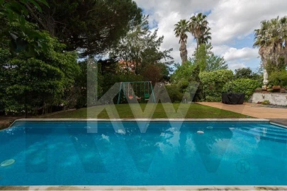Moradia T4 para Venda em Carcavelos e Parede
