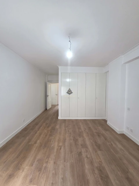 Apartamento T3 para Venda em Benfica