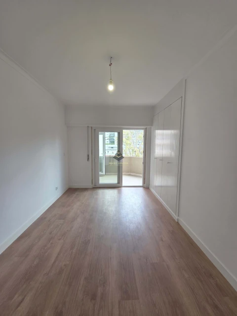 Apartamento T3 para Venda em Benfica
