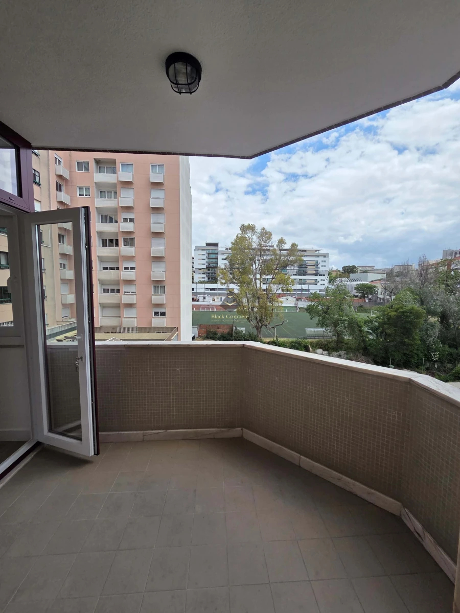 Apartamento T3 para Venda em Benfica Foto 24