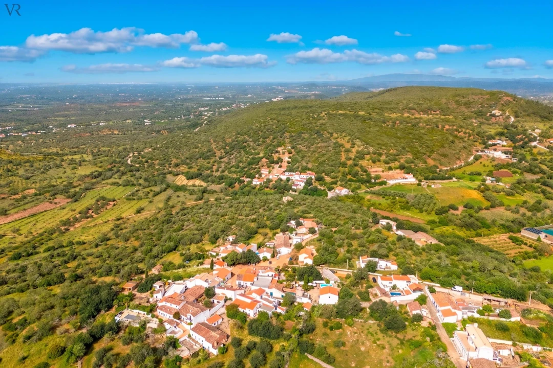 Moradia T2 para Venda em Alte Foto 32
