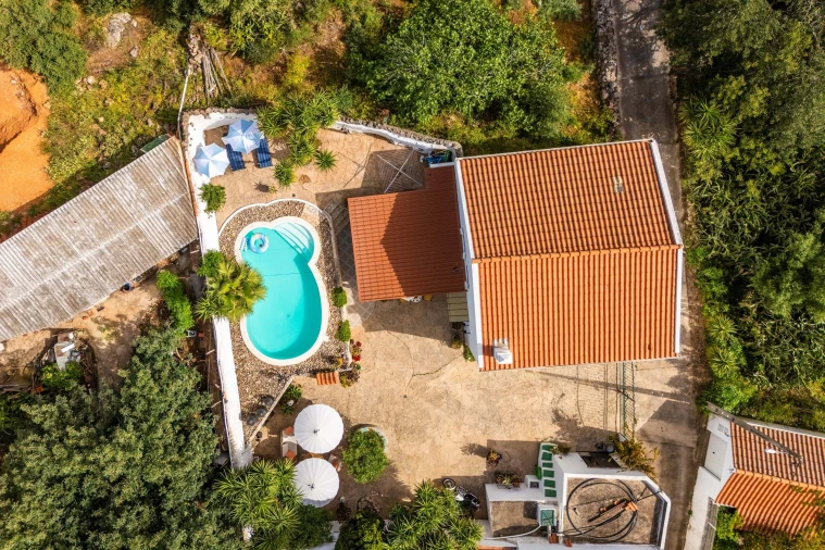 Moradia T2 para Venda em Alte Foto 27