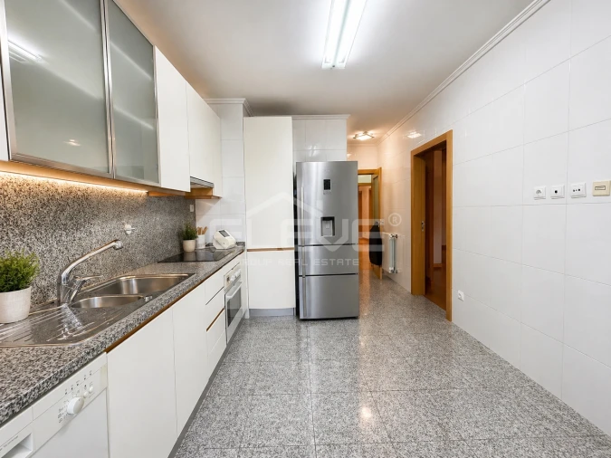 Apartamento T3 para Venda em Mafamude e Vilar do Paraíso Foto 5