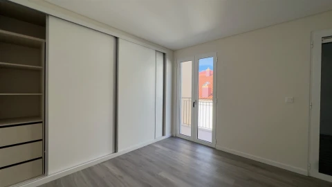 Apartamento T3 para Venda em Funchal (Se)
