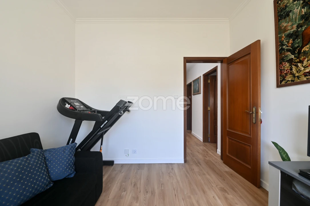 Apartamento T3 para Venda em São Domingos de Rana Foto 15