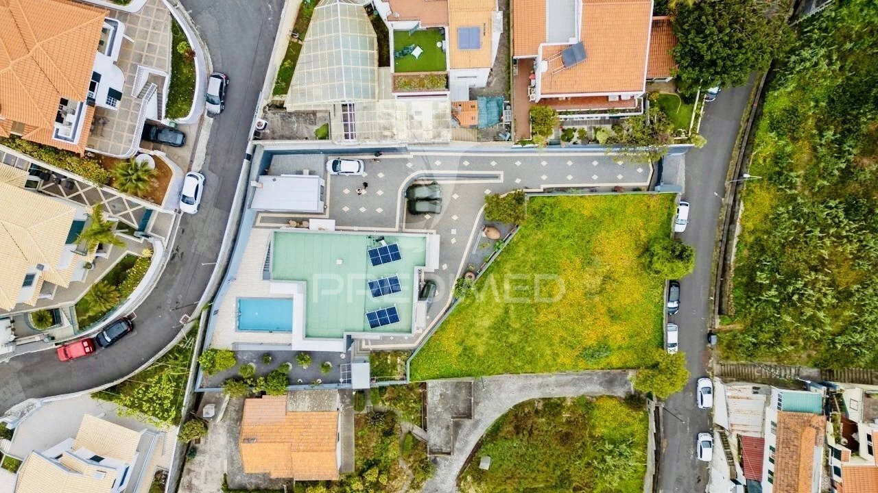 Moradia T5 para Venda em Funchal (Santa Maria Maior) Foto 34