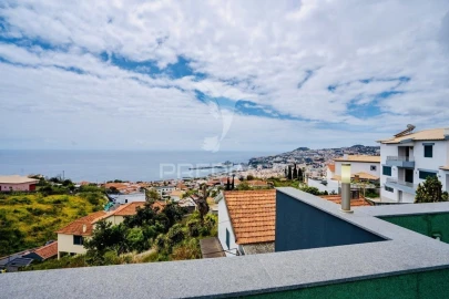 Moradia T5 para Venda em Funchal (Santa Maria Maior)