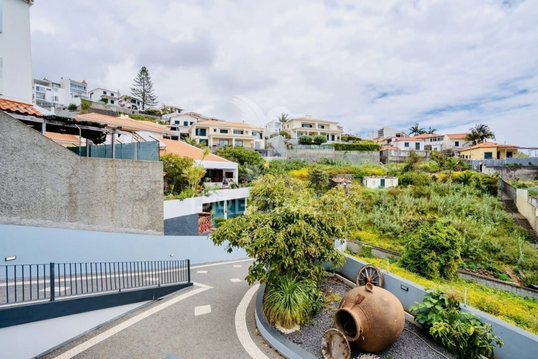 Moradia T5 para Venda em Funchal (Santa Maria Maior) Foto 31