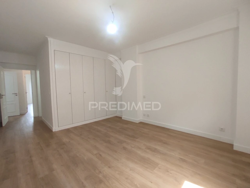 Apartamento T3 para Venda em São Domingos de Benfica Foto 6