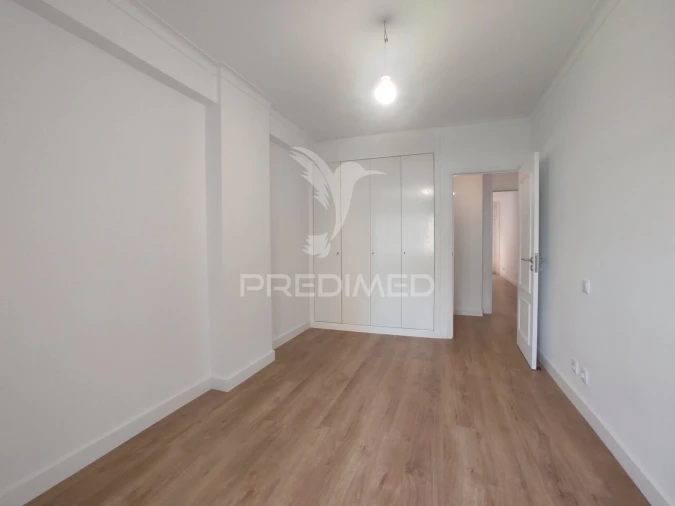 Apartamento T3 para Venda em São Domingos de Benfica Foto 9