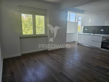 Apartamento T2 para Venda em Venteira