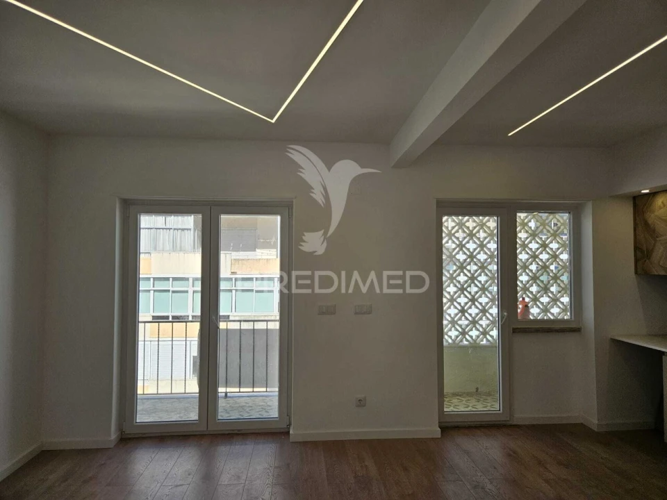 Apartamento T2 para Venda em Venteira Foto 3