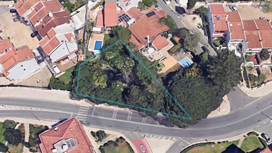 Terreno para Venda em Carcavelos e Parede Planta 1