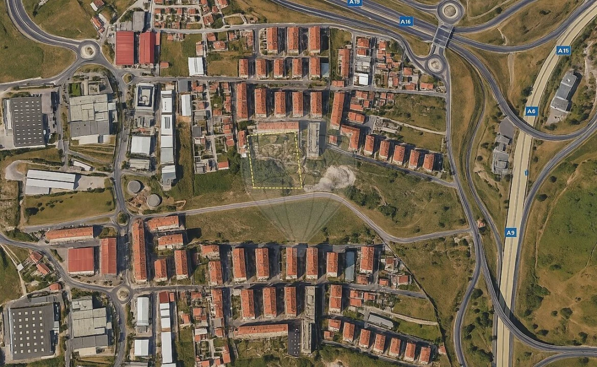 Terreno para Venda em Queluz e Belas Foto 1