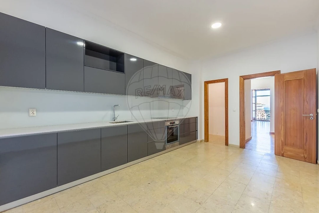 Apartamento T2 para Venda em Santa Maria Maior Foto 24