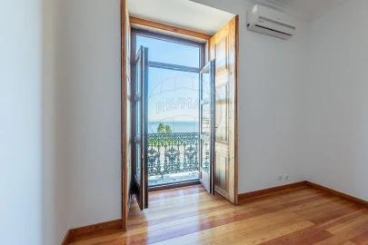 Apartamento T2 para Venda em Santa Maria Maior