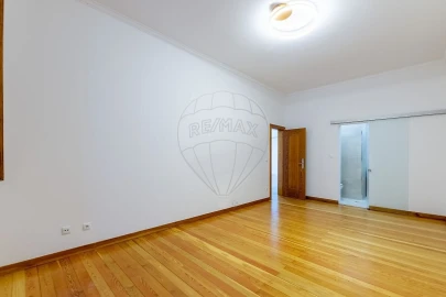 Apartamento T2 para Venda em Santa Maria Maior