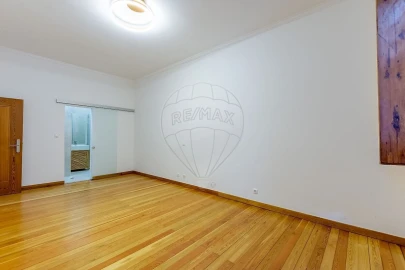 Apartamento T2 para Venda em Santa Maria Maior