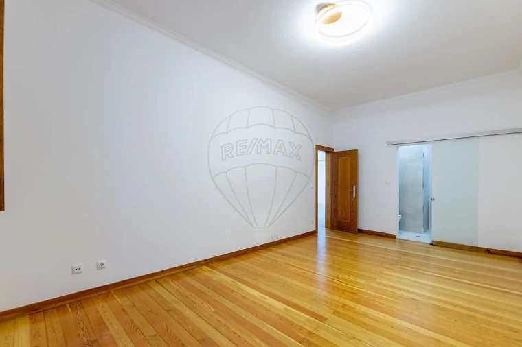 Apartamento T2 para Venda em Santa Maria Maior Foto 18